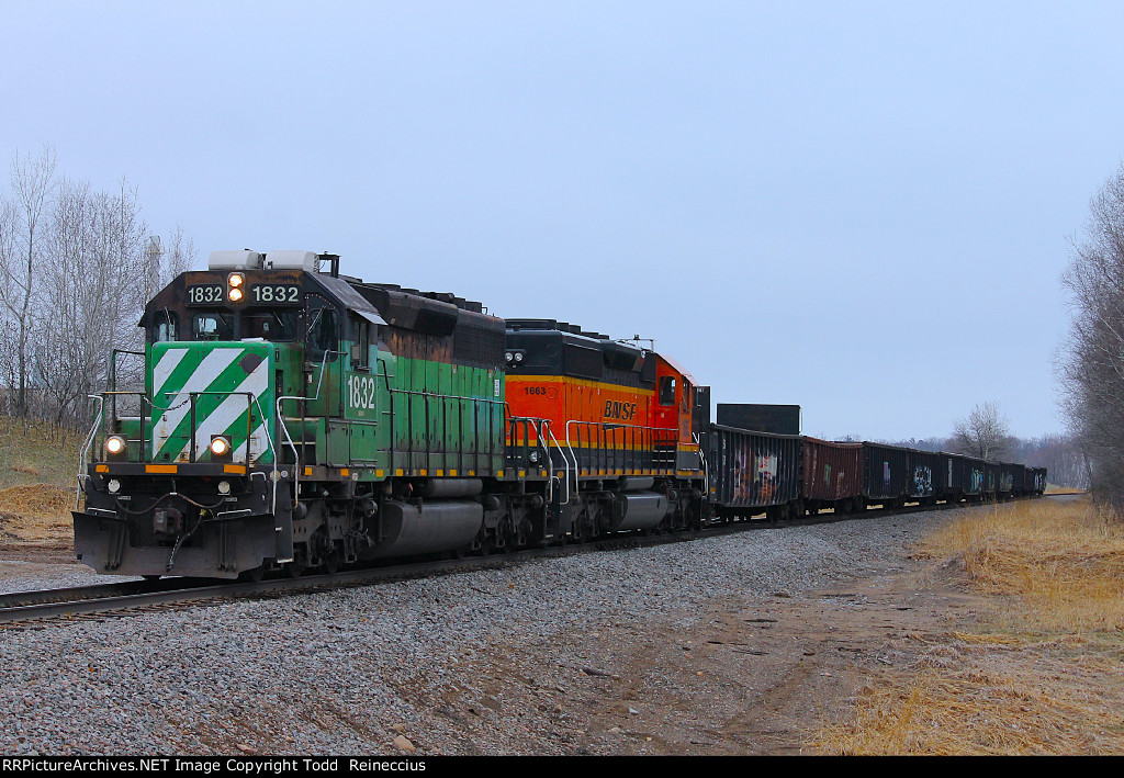 BNSF 1832